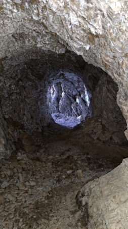 Höhle nahe des Monte Bestone