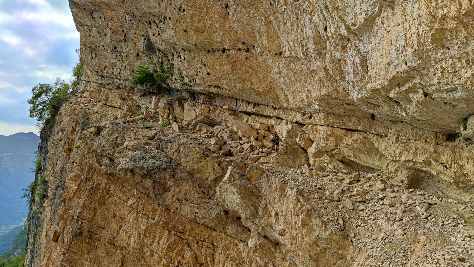 im Querband des Gerardo Sega Klettersteig
