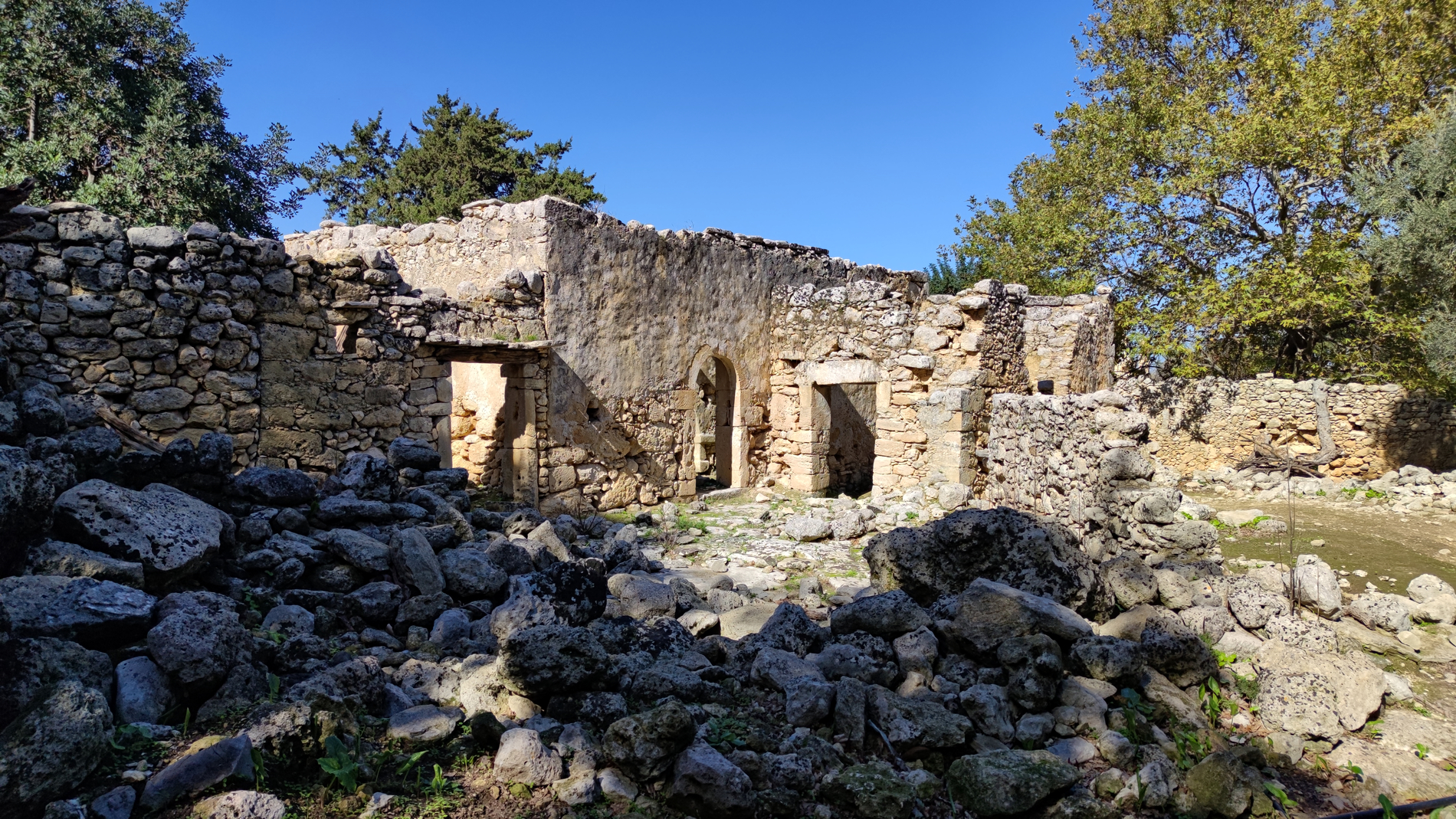 verlassenes Dorf Nisi