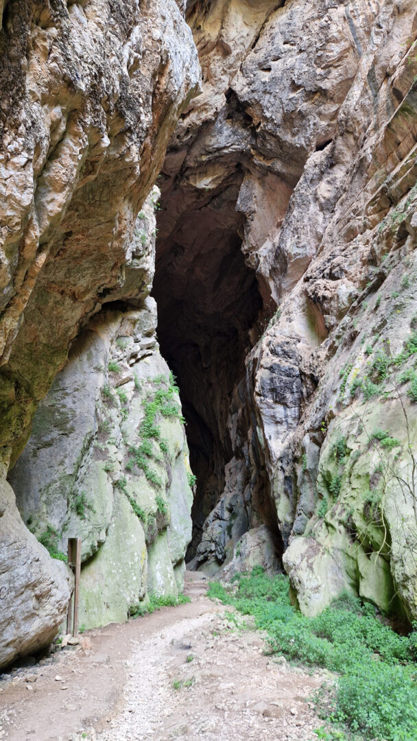 Höhle Cueva del Hundidero