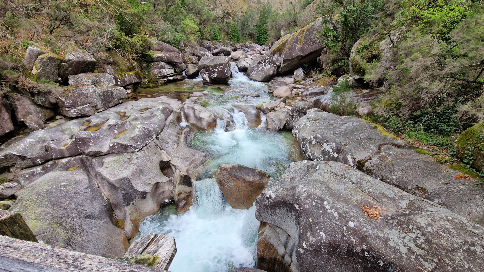 Wasserfall im Peneda-Gerês Nationalpark