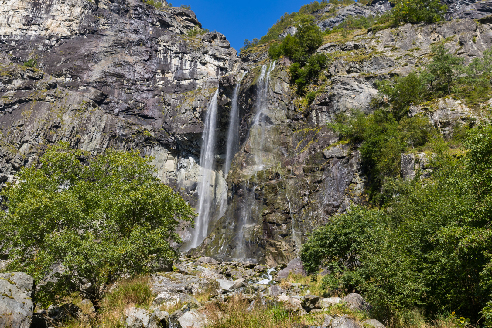 Wasserfall zwischen Østerbø und Vassbygdi