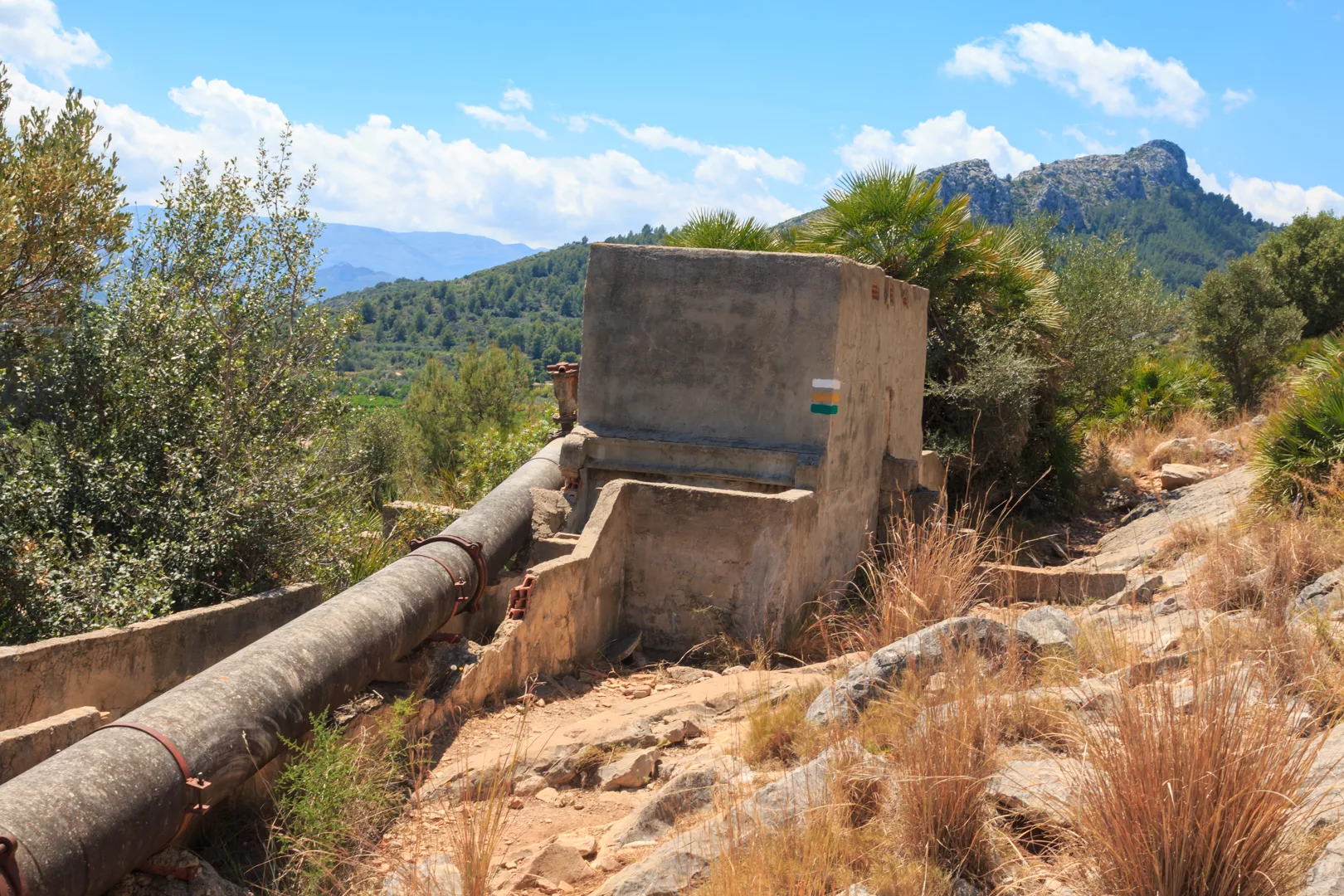 Wasserverteiler am Wasserkanal von Beniarbeig